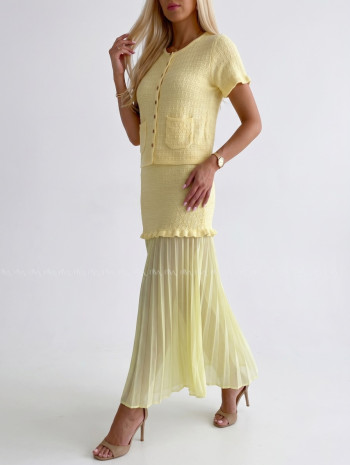 Úpletový elegantný komplet s plisom žltý A 224