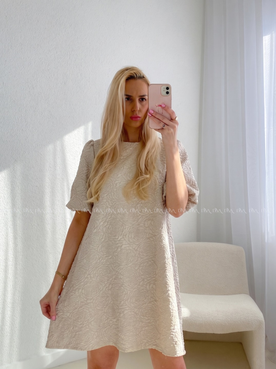 Elegantné šaty s 3d kvetmi rosses béžovo-zlatisté AB 108