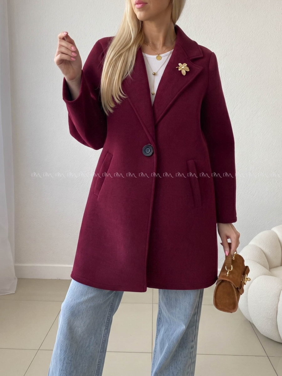 Midi prechodný kabát s brošňou burgundy AB 59 Midi prechodný kabát s brošňou burgundy AB 59