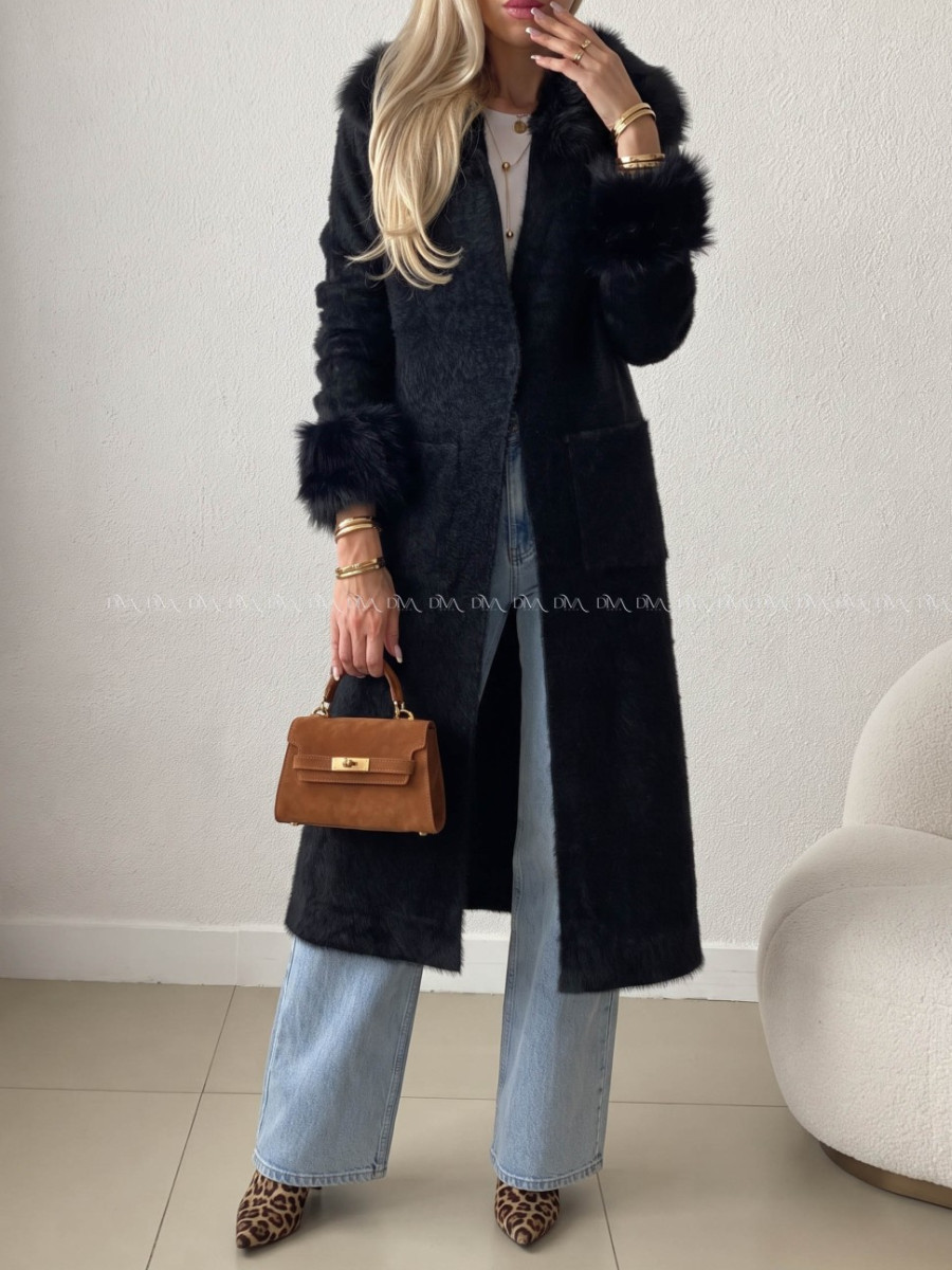 Fluffy predĺžený kardigan s kožušinou čierny AB 709 Fluffy predĺžený kardigan s kožušinou čierny AB 709