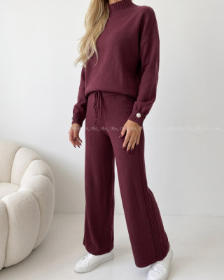 Úpletový komplet sveter + nohavice burgundy AA 157