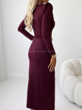 Priliehavé maxi šaty so sponou Burgundy AB 1233