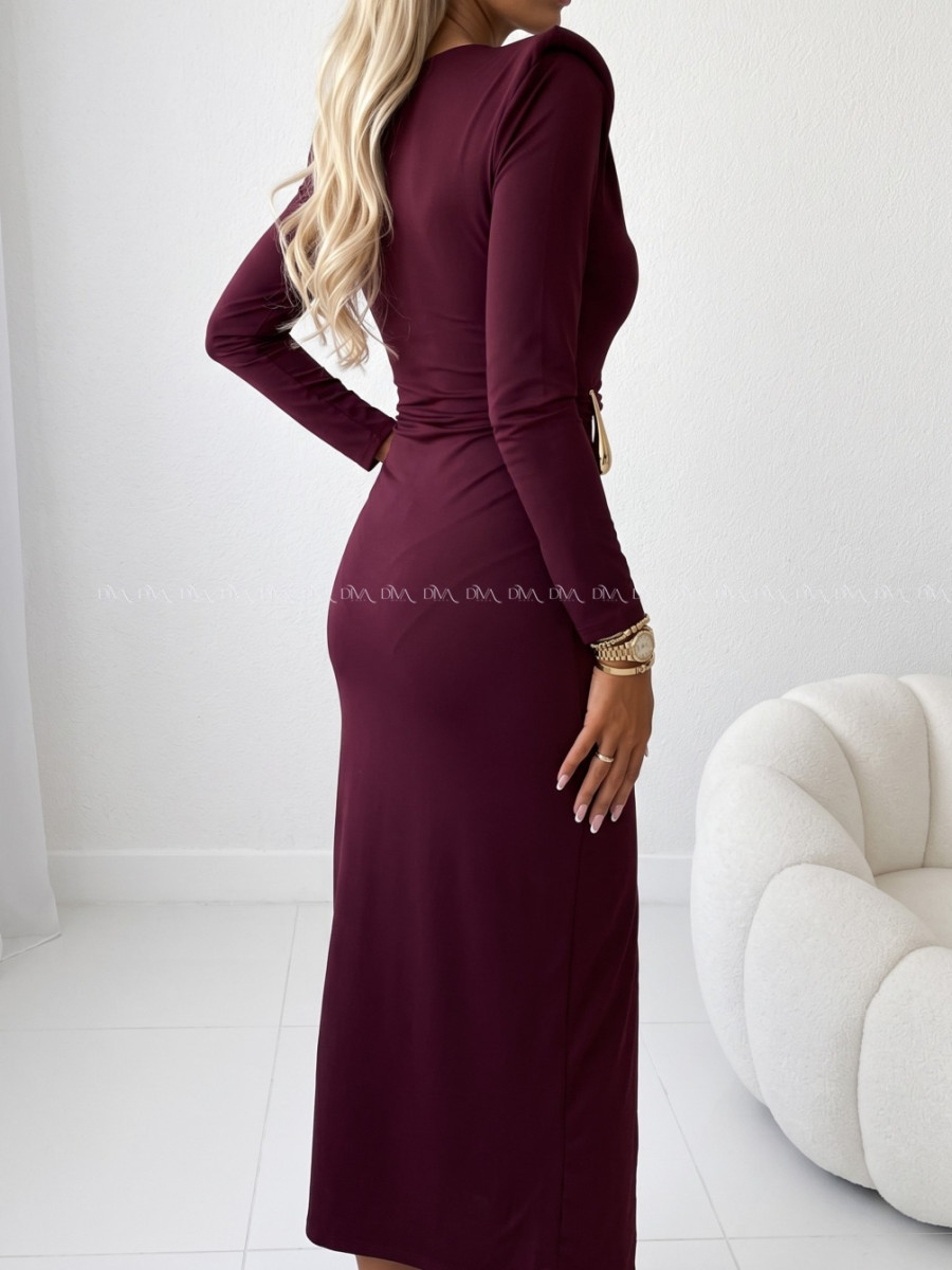 Priliehavé maxi šaty so sponou Burgundy AB 1233