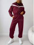 Športový komplet s pruhom bordo AB 916