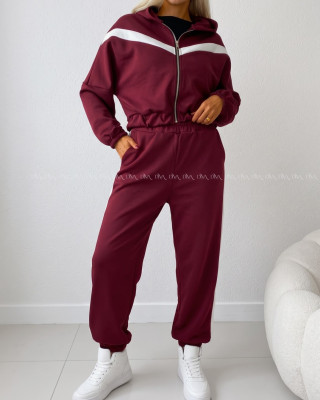 Športový komplet s pruhom bordo AB 916
