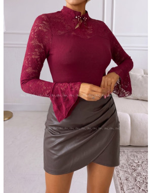 Úpletový top s krajkou a korálkovým zdobením burgundy AB 904