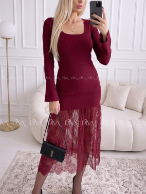 Úpletové maxi šaty s krajkovanou sukňou burgundy AA 119