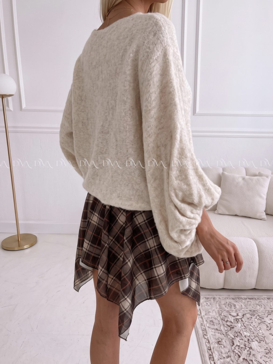 Oversize sveter s puf rukávmi smotanový AB 909