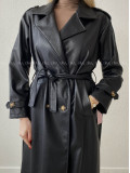Eko koženkový trench coat čierny AB 543 Eko koženkový trench coat čierny AB 543