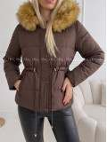 Zimná bunda so sťahovaním v páse čokoládová AB 814 Zimná bunda so sťahovaním v páse čokoládová AB 814